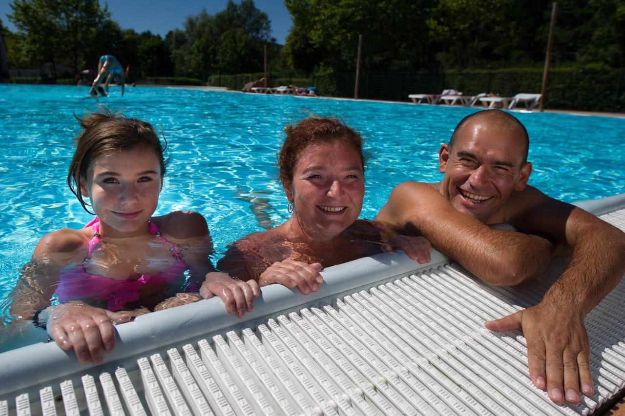 Camping Des Lacs*** Villa Celles-sur-Plaine Luaran gambar